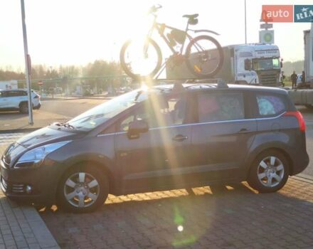 Серый Пежо 5008, объемом двигателя 2 л и пробегом 225 тыс. км за 9594 $, фото 10 на Automoto.ua