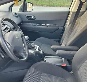 Серый Пежо 5008, объемом двигателя 1.6 л и пробегом 214 тыс. км за 6999 $, фото 16 на Automoto.ua