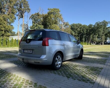 Сірий Пежо 5008, об'ємом двигуна 1.6 л та пробігом 252 тис. км за 7300 $, фото 3 на Automoto.ua