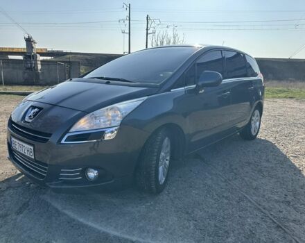 Сірий Пежо 5008, об'ємом двигуна 1.6 л та пробігом 265 тис. км за 7600 $, фото 3 на Automoto.ua