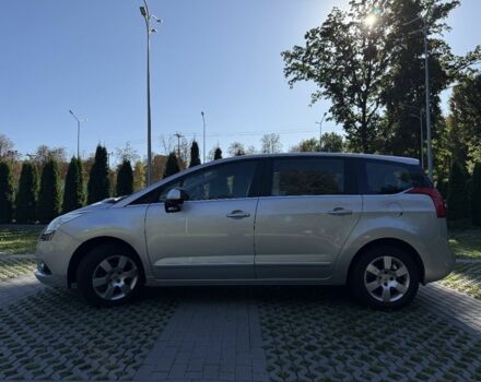 Сірий Пежо 5008, об'ємом двигуна 1.6 л та пробігом 252 тис. км за 7300 $, фото 6 на Automoto.ua