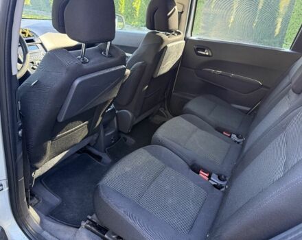 Сірий Пежо 5008, об'ємом двигуна 1.6 л та пробігом 252 тис. км за 7300 $, фото 10 на Automoto.ua