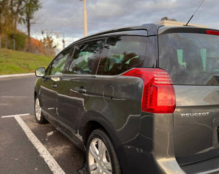 Серый Пежо 5008, объемом двигателя 2 л и пробегом 219 тыс. км за 8100 $, фото 3 на Automoto.ua