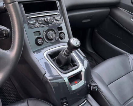 Серый Пежо 5008, объемом двигателя 2 л и пробегом 219 тыс. км за 8100 $, фото 14 на Automoto.ua