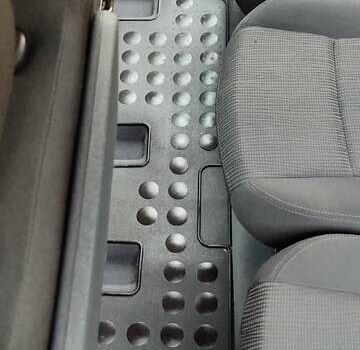 Сірий Пежо 5008, об'ємом двигуна 1.56 л та пробігом 254 тис. км за 7450 $, фото 32 на Automoto.ua