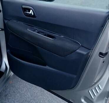 Серый Пежо 5008, объемом двигателя 1.6 л и пробегом 317 тыс. км за 6900 $, фото 19 на Automoto.ua