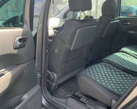 Серый Пежо 5008, объемом двигателя 2 л и пробегом 318 тыс. км за 8150 $, фото 8 на Automoto.ua