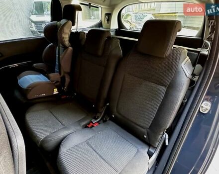 Серый Пежо 5008, объемом двигателя 1.6 л и пробегом 222 тыс. км за 7800 $, фото 15 на Automoto.ua