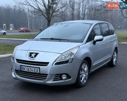 Сірий Пежо 5008, об'ємом двигуна 1.56 л та пробігом 227 тис. км за 6300 $, фото 1 на Automoto.ua