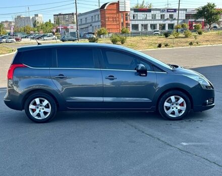 Серый Пежо 5008, объемом двигателя 1.6 л и пробегом 215 тыс. км за 7000 $, фото 1 на Automoto.ua