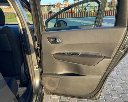 Сірий Пежо 5008, об'ємом двигуна 1.6 л та пробігом 278 тис. км за 7500 $, фото 15 на Automoto.ua