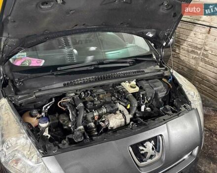 Серый Пежо 5008, объемом двигателя 1.6 л и пробегом 179 тыс. км за 6500 $, фото 11 на Automoto.ua