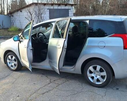 Серый Пежо 5008, объемом двигателя 1.6 л и пробегом 214 тыс. км за 6999 $, фото 11 на Automoto.ua