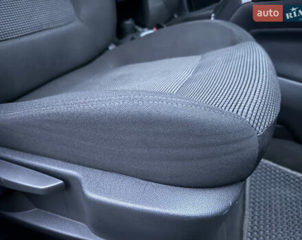 Сірий Пежо 5008, об'ємом двигуна 1.56 л та пробігом 227 тис. км за 6300 $, фото 46 на Automoto.ua