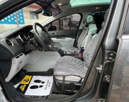 Сірий Пежо 5008, об'ємом двигуна 2 л та пробігом 252 тис. км за 10100 $, фото 15 на Automoto.ua