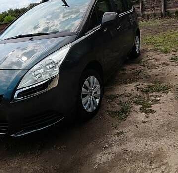Сірий Пежо 5008, об'ємом двигуна 1.56 л та пробігом 254 тис. км за 7450 $, фото 4 на Automoto.ua