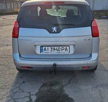 Серый Пежо 5008, объемом двигателя 1.6 л и пробегом 214 тыс. км за 6999 $, фото 8 на Automoto.ua