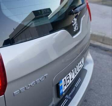 Серый Пежо 5008, объемом двигателя 1.6 л и пробегом 317 тыс. км за 6900 $, фото 16 на Automoto.ua