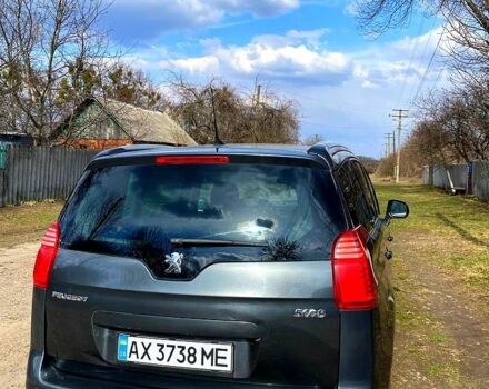 Серый Пежо 5008, объемом двигателя 1.6 л и пробегом 290 тыс. км за 8300 $, фото 1 на Automoto.ua