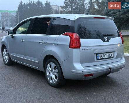 Сірий Пежо 5008, об'ємом двигуна 1.56 л та пробігом 227 тис. км за 6300 $, фото 11 на Automoto.ua