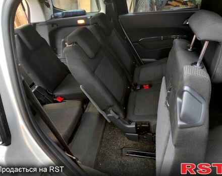 Серый Пежо 5008, объемом двигателя 1.6 л и пробегом 237 тыс. км за 7800 $, фото 11 на Automoto.ua