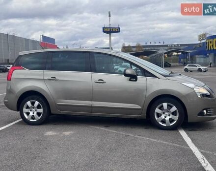 Пежо 5008 2010 в Ровно на Automoto.ua Серый Пежо 5008, объемом двигателя 2 л и пробегом 176 тыс. км за 9700 $, фото 13 на Automoto.ua