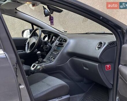 Серый Пежо 5008, объемом двигателя 1.6 л и пробегом 222 тыс. км за 7800 $, фото 26 на Automoto.ua