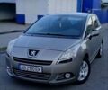 Серый Пежо 5008, объемом двигателя 1.6 л и пробегом 317 тыс. км за 6900 $, фото 1 на Automoto.ua
