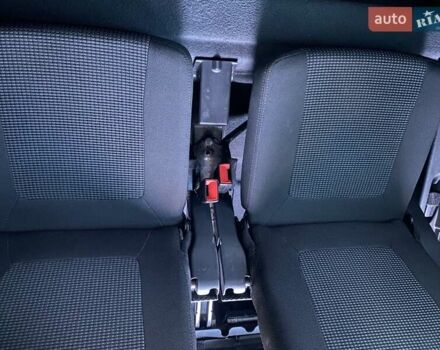 Сірий Пежо 5008, об'ємом двигуна 1.6 л та пробігом 278 тис. км за 7500 $, фото 12 на Automoto.ua