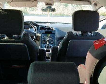 Серый Пежо 5008, объемом двигателя 1.6 л и пробегом 317 тыс. км за 6900 $, фото 31 на Automoto.ua