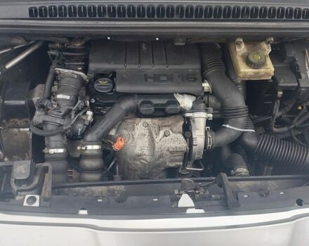 Сірий Пежо 5008, об'ємом двигуна 1.6 л та пробігом 252 тис. км за 7300 $, фото 12 на Automoto.ua