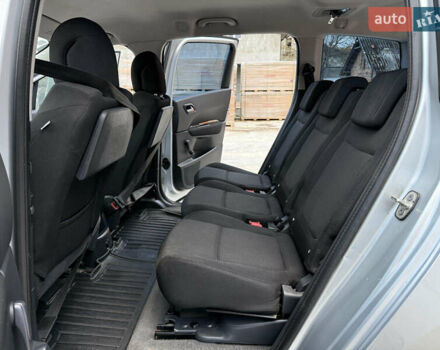 Серый Пежо 5008, объемом двигателя 1.56 л и пробегом 273 тыс. км за 7300 $, фото 24 на Automoto.ua