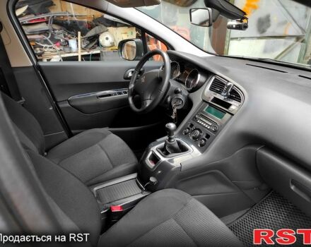 Серый Пежо 5008, объемом двигателя 1.6 л и пробегом 237 тыс. км за 7800 $, фото 9 на Automoto.ua