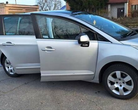 Серый Пежо 5008, объемом двигателя 1.6 л и пробегом 214 тыс. км за 6999 $, фото 12 на Automoto.ua