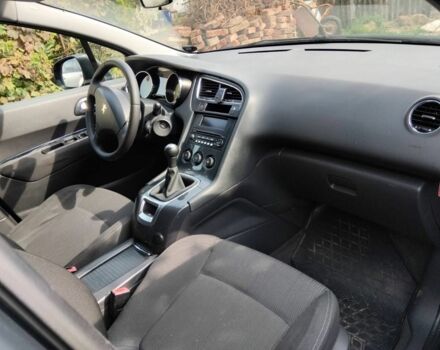 Серый Пежо 5008, объемом двигателя 1.6 л и пробегом 260 тыс. км за 6800 $, фото 5 на Automoto.ua