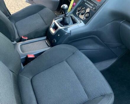 Серый Пежо 5008, объемом двигателя 2 л и пробегом 239 тыс. км за 7150 $, фото 31 на Automoto.ua