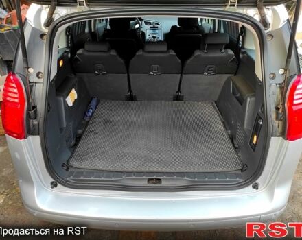 Серый Пежо 5008, объемом двигателя 1.6 л и пробегом 237 тыс. км за 7800 $, фото 12 на Automoto.ua