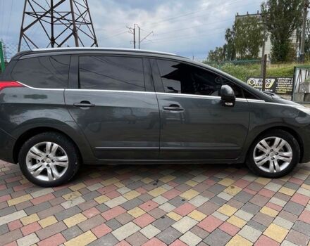 Сірий Пежо 5008, об'ємом двигуна 2 л та пробігом 252 тис. км за 10100 $, фото 7 на Automoto.ua