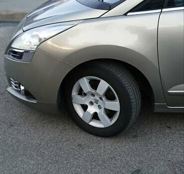 Серый Пежо 5008, объемом двигателя 1.6 л и пробегом 317 тыс. км за 6900 $, фото 25 на Automoto.ua