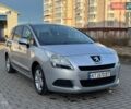 Серый Пежо 5008, объемом двигателя 1.56 л и пробегом 228 тыс. км за 6999 $, фото 1 на Automoto.ua
