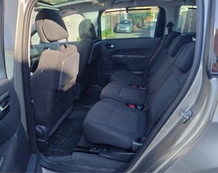 Сірий Пежо 5008, об'ємом двигуна 1.6 л та пробігом 215 тис. км за 7300 $, фото 4 на Automoto.ua