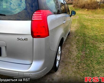 Серый Пежо 5008, объемом двигателя 1.6 л и пробегом 237 тыс. км за 7800 $, фото 1 на Automoto.ua