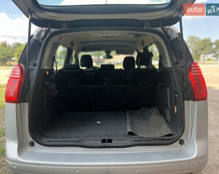 Серый Пежо 5008, объемом двигателя 1.6 л и пробегом 280 тыс. км за 6990 $, фото 1 на Automoto.ua