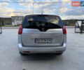 Серый Пежо 5008, объемом двигателя 1.56 л и пробегом 273 тыс. км за 7300 $, фото 8 на Automoto.ua