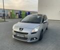 Серый Пежо 5008, объемом двигателя 2 л и пробегом 337 тыс. км за 7700 $, фото 1 на Automoto.ua