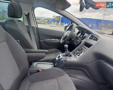 Пежо 5008 2010 в Ровно на Automoto.ua Серый Пежо 5008, объемом двигателя 2 л и пробегом 176 тыс. км за 9700 $, фото 37 на Automoto.ua