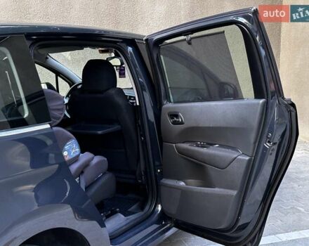 Серый Пежо 5008, объемом двигателя 1.6 л и пробегом 222 тыс. км за 7800 $, фото 18 на Automoto.ua