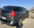 Сірий Пежо 5008, об'ємом двигуна 1.6 л та пробігом 265 тис. км за 7600 $, фото 1 на Automoto.ua