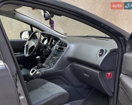 Серый Пежо 5008, объемом двигателя 1.6 л и пробегом 222 тыс. км за 7800 $, фото 23 на Automoto.ua