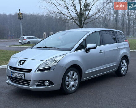 Сірий Пежо 5008, об'ємом двигуна 1.56 л та пробігом 227 тис. км за 6300 $, фото 2 на Automoto.ua